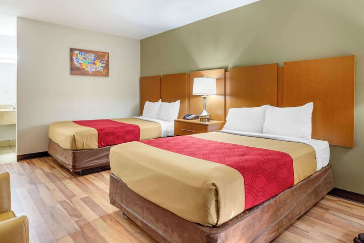 Room 17 of 25