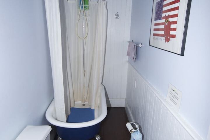 Room 7 of 35