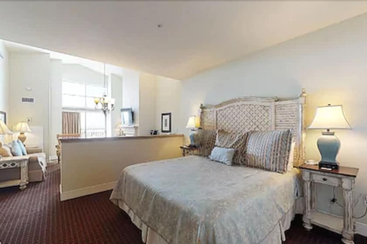 Room 9 of 48