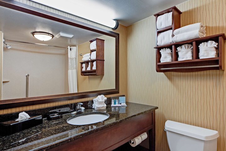Room 15 of 27