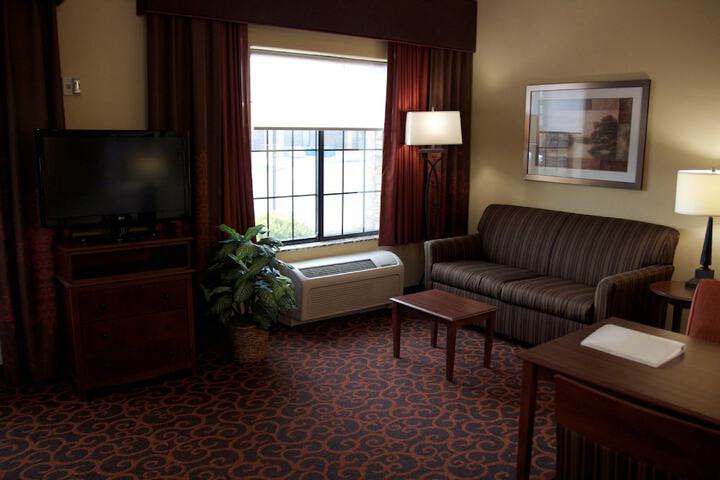 Hampton Inn & Suites Watertown