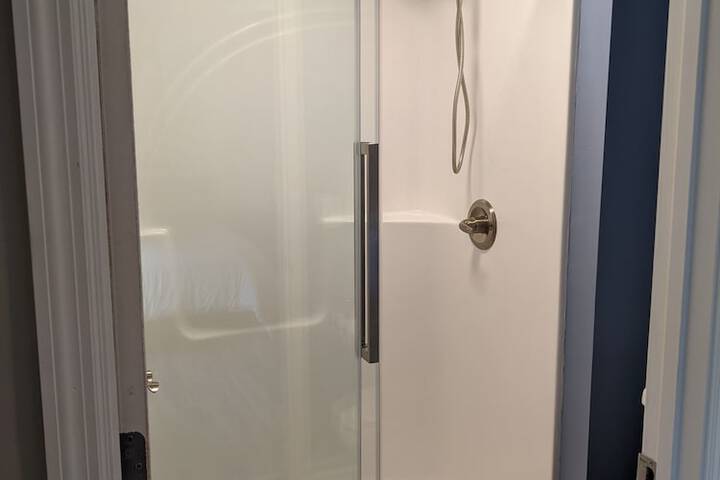 Room 5 of 11