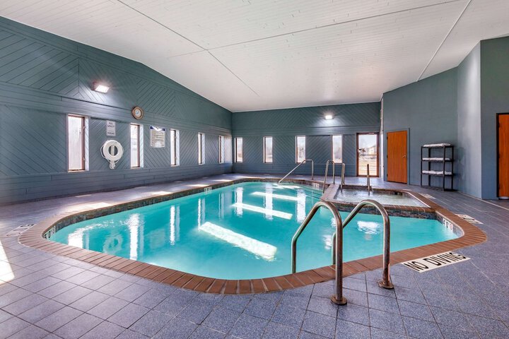 Pool 7 of 37