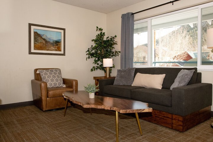Gull Lake Lodge