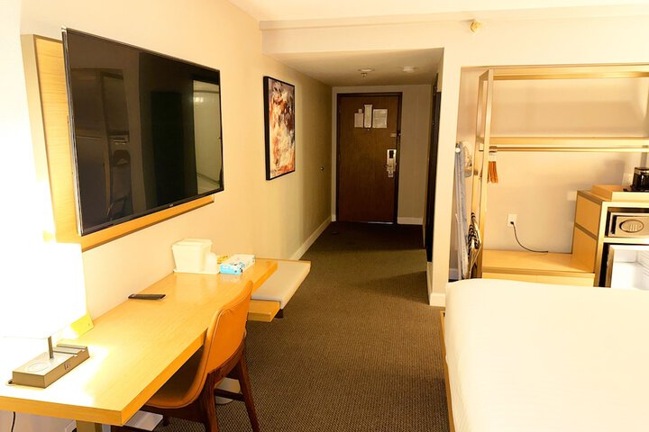 Room 62 of 168