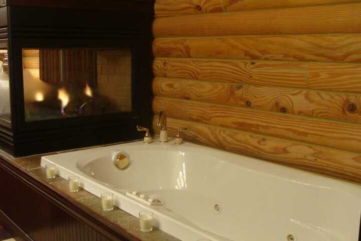 Hot Tub 63 of 90