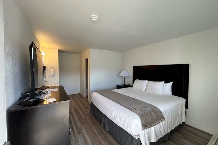 HWY 50 Inn
