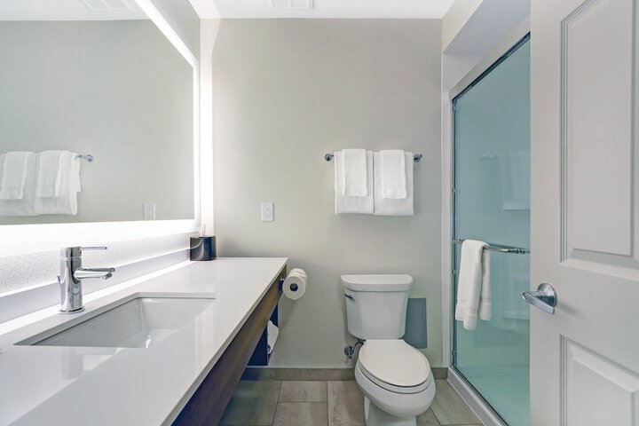 Room 6 of 40
