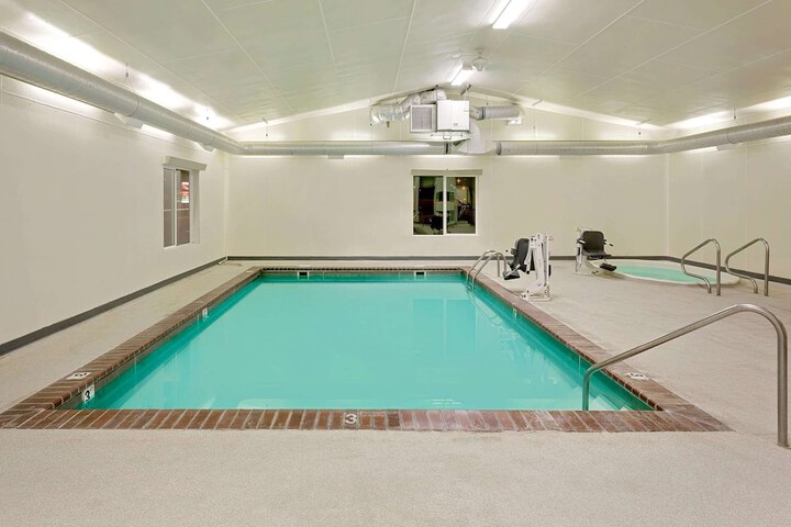 Super 8 by Wyndham Belgrade / Bozeman Airport