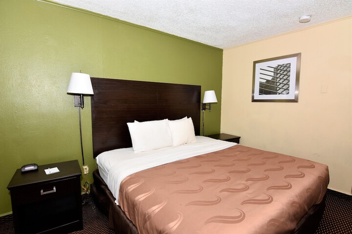 Room 20 of 28