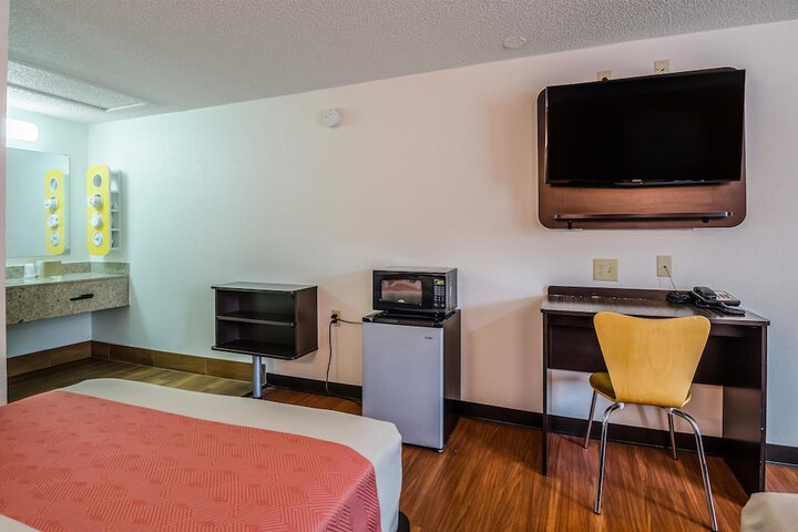 Room 40 of 43