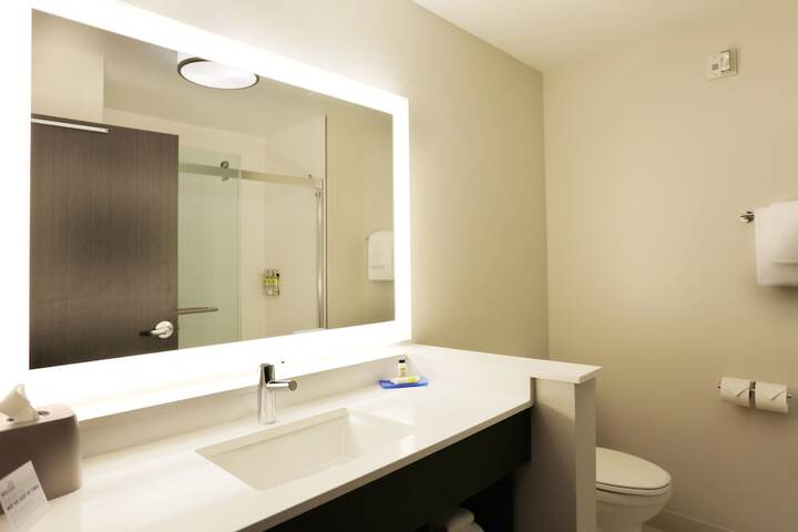 Room 19 of 37