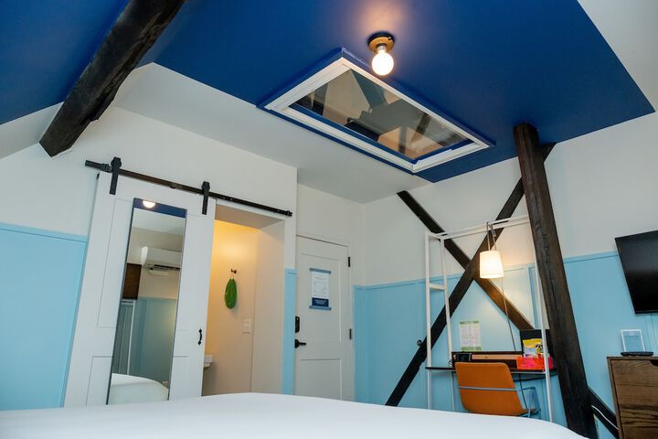 Room 135 of 195