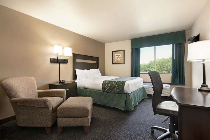 Room 10 of 17