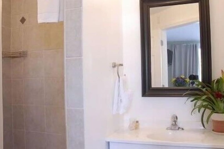 The Cabanas Guesthouse & Spa - Caters to Gay Men
