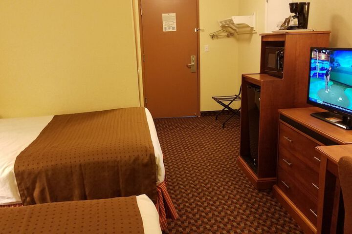 Room 17 of 41