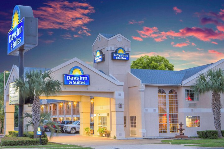 Hotel 5 of 40