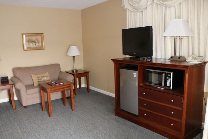 Room 35 of 62