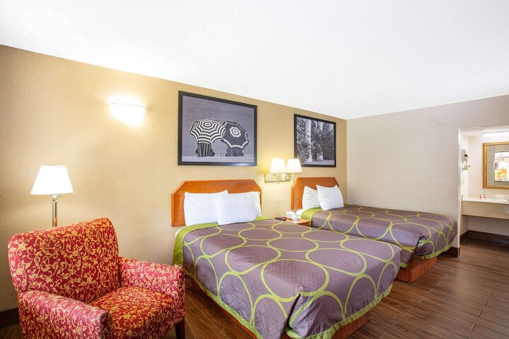 Room 27 of 52