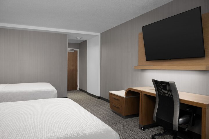 Room 11 of 37