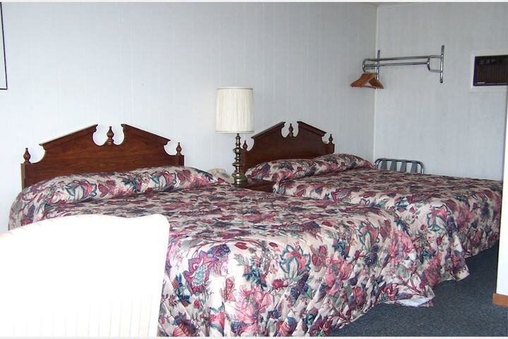 Room 6 of 6