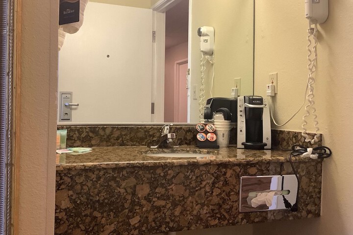 Baymont Inn & Suites by Wyndham