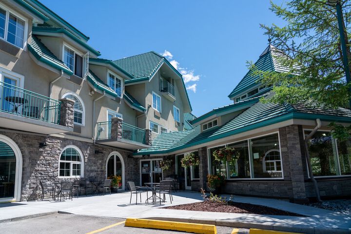 Pocaterra Inn and Waterslide