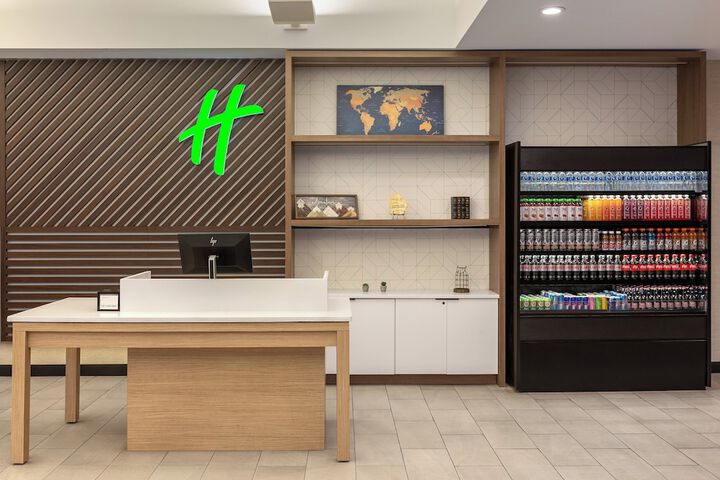 Holiday Inn & Suites Detroit - Troy by IHG