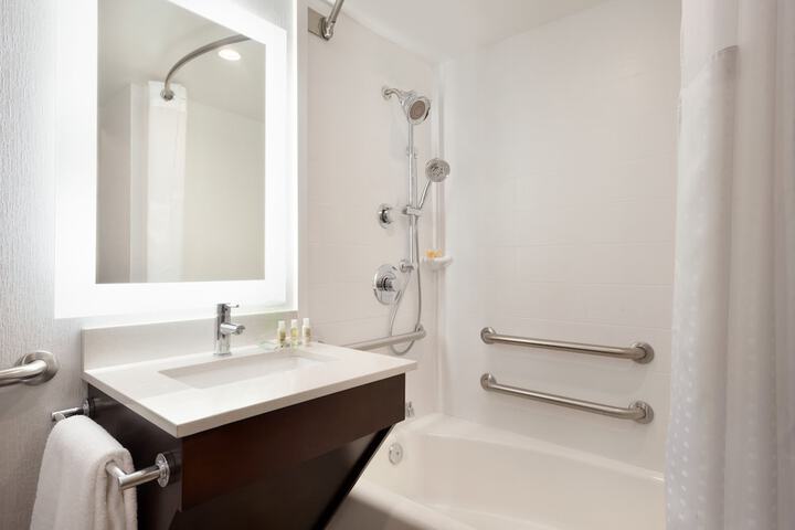 Holiday Inn Rock Island by IHG