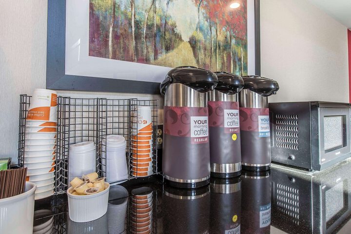 Breakfast/Coffee Service 30 of 30