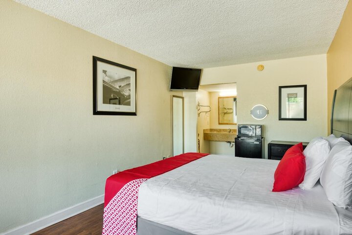 Room 21 of 46