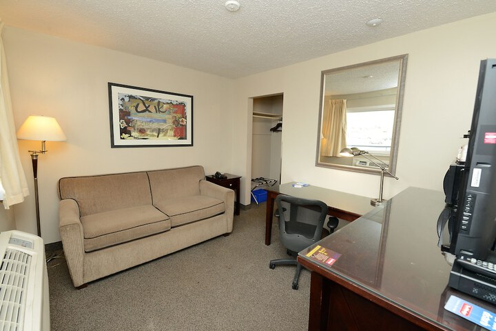 Room 37 of 59