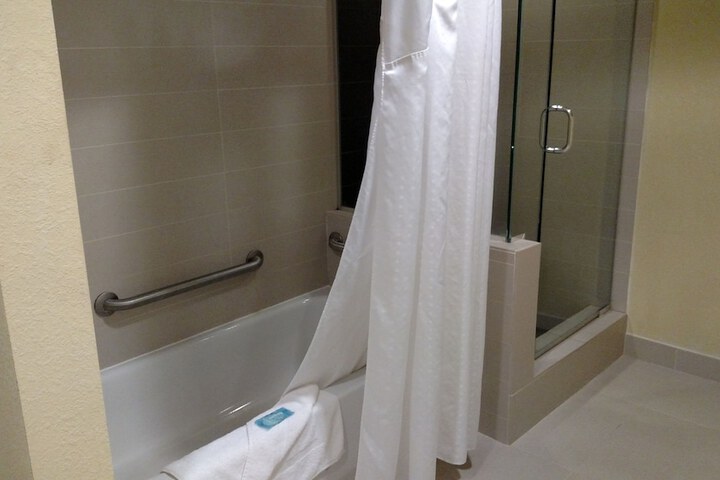 Holiday Inn Express Hotel & Suites PERRY by IHG