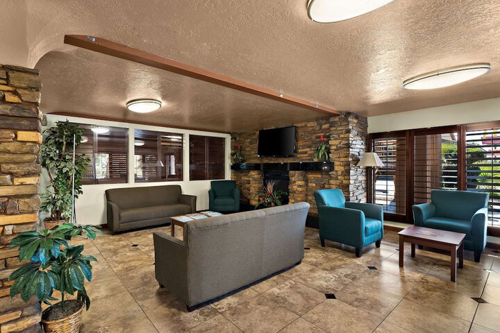 Hotel Interior 18 of 29