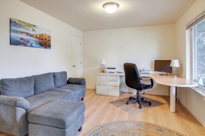 Spacious Bandon Getaway - 2 Blocks to Ocean!