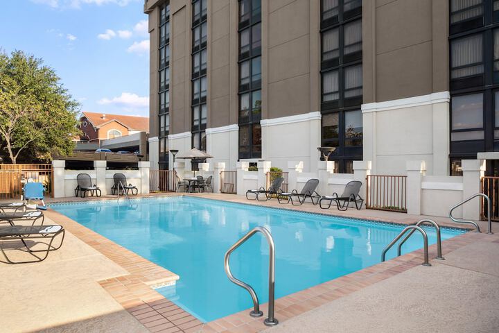 Pool 6 of 43