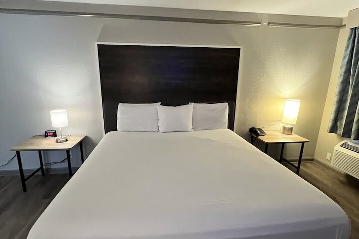 Room 22 of 62