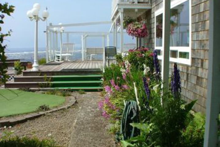 Cliff House - Waldport