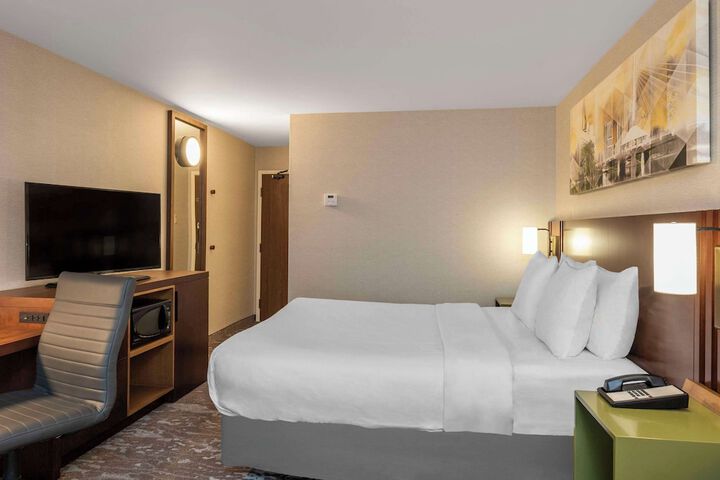 Room 21 of 37