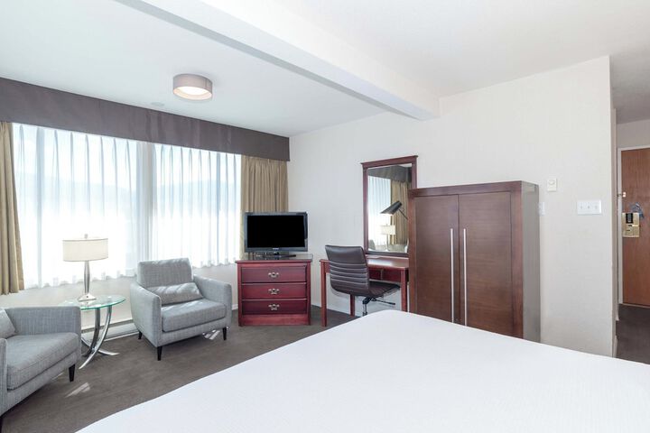 Room 22 of 34