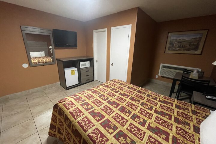 New Corral Motel