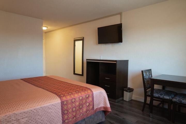 Room 33 of 36