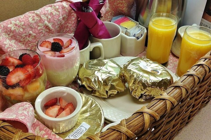 Breakfast/Coffee Service 99 of 105