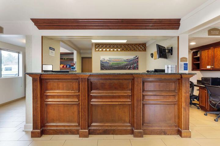 Best Western The Inn at Sharon / Foxboro