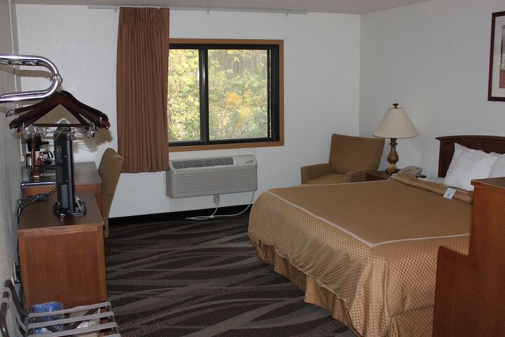 Room 17 of 36
