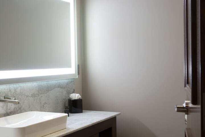 Room 62 of 85
