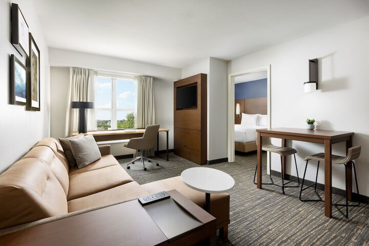 Room 22 of 38