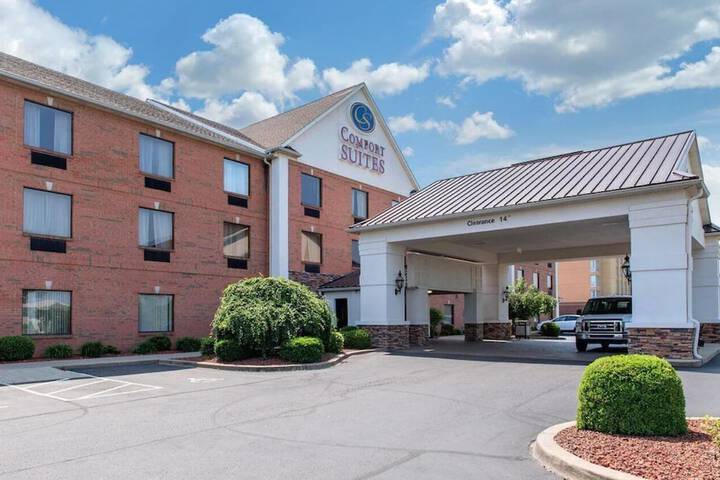 Comfort Suites Louisville Airport