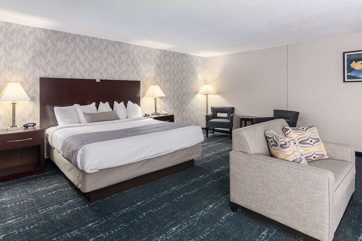 Room 11 of 24