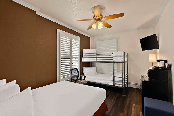 Room 18 of 45
